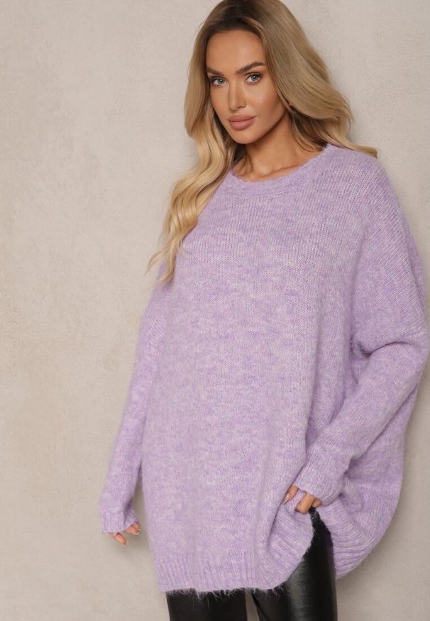 Renee - Fioletowy Casualowy Sweter Oversize Allethia. Okazja: na co dzień. Kolor: fioletowy. Długość rękawa: długi rękaw. Długość: długie. Styl: casual