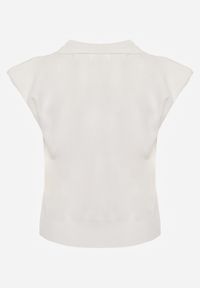 Born2be - Biała Wiskozowa Bluzka Sweterkowa z Usztywnionymi Ramionami i Kołnierzykiem Katano. Okazja: na co dzień. Kolor: biały. Materiał: wiskoza. Wzór: aplikacja. Styl: casual, elegancki, klasyczny #7