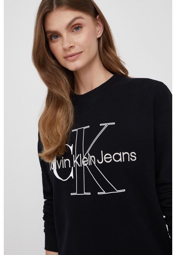 Calvin Klein Jeans sukienka bawełniana kolor czarny mini prosta. Okazja: na co dzień. Kolor: czarny. Materiał: bawełna. Wzór: aplikacja. Typ sukienki: proste. Styl: casual. Długość: mini