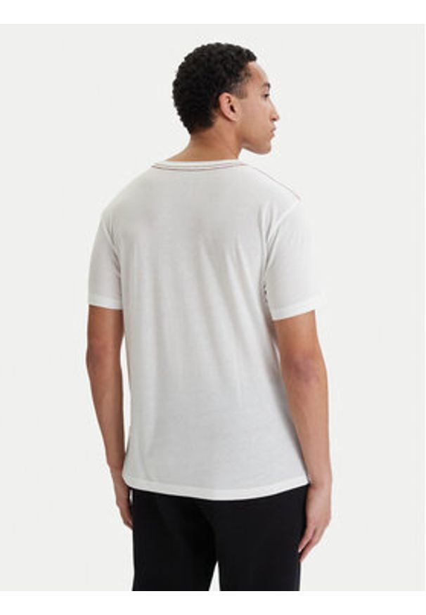RVCA T-Shirt Big M420VRBI Biały Slim Fit. Kolor: biały. Materiał: syntetyk, bawełna