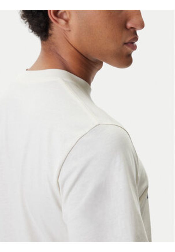 Jack Wolfskin T-Shirt Brand T A64116 Écru Regular Fit. Materiał: bawełna