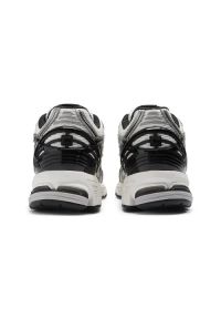 New Balance M1906RER Sneakersy unisex. Kolor: srebrny. Materiał: syntetyk. Szerokość cholewki: normalna. Sezon: lato #3