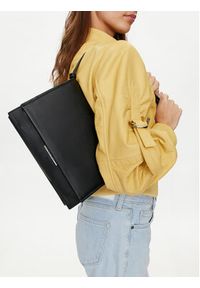 Calvin Klein Torebka Ck Linear Shoulder Bag K60K612158 Czarny. Kolor: czarny. Materiał: skórzane #6