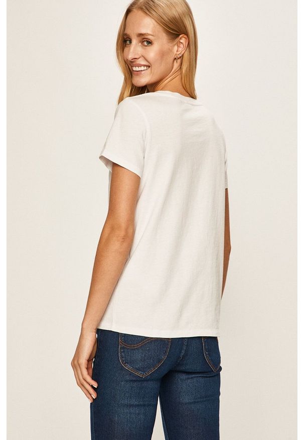 Levi's® - Levi's - T-shirt. Okazja: na spotkanie biznesowe, na co dzień. Kolor: biały. Materiał: dzianina. Styl: casual, biznesowy