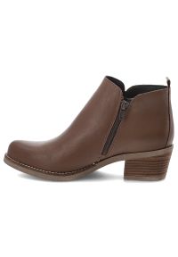 Brązowe Botki Hee Skórzane Kowbojki Damskie. Okazja: na co dzień. Kolor: brązowy. Materiał: skóra. Sezon: zima, jesień. Obcas: na obcasie. Styl: casual, elegancki. Wysokość obcasa: średni #6