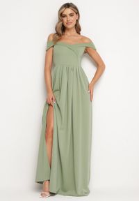 Born2be - Jasnozielona Koktajlowa Rozkloszowana Sukienka z Hiszpańskim Dekoltem i Rozcięciem na Nogę Gralia. Okazja: na studniówkę, na ślub cywilny, na wesele. Kolor: zielony. Typ sukienki: rozkloszowane. Styl: wizytowy #5