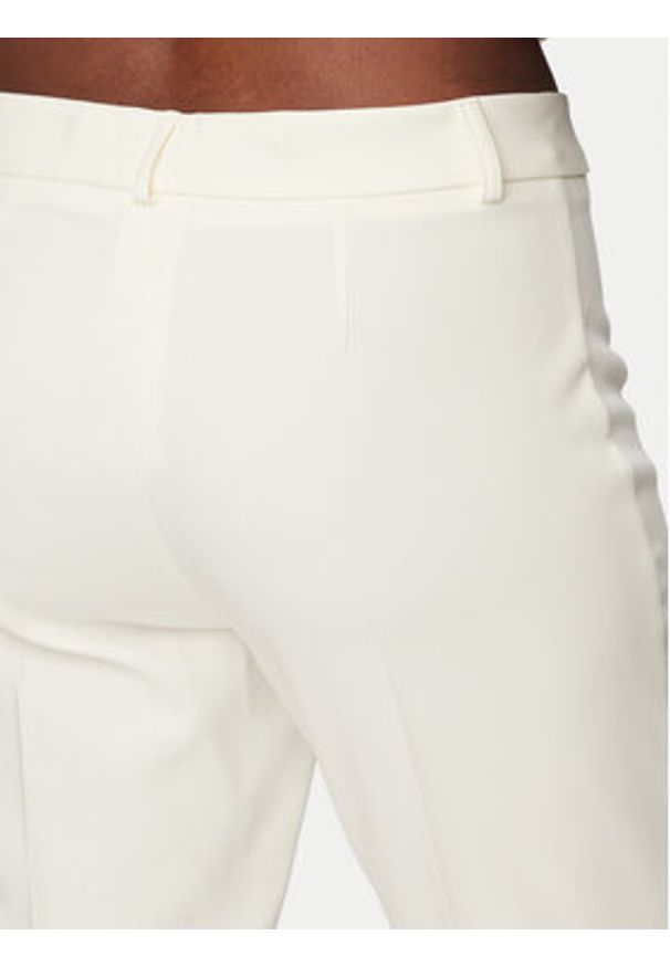 Rinascimento Spodnie materiałowe CFC0128650003 Biały Regular Fit. Kolor: biały. Materiał: syntetyk