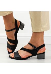 Czarne sandały damskie naObcasie Jezzi Sa177-5. Kolor: czarny. Materiał: zamsz. Obcas: na obcasie. Wysokość obcasa: średni
