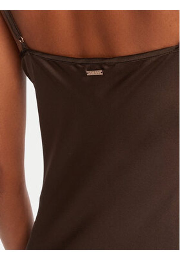 Guess Sukienka codzienna W5GK85 WH9C2 Brązowy Regular Fit. Okazja: na co dzień. Kolor: brązowy. Materiał: syntetyk. Typ sukienki: proste. Styl: casual