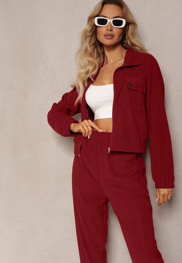 Renee - Bordowy Komplet Dresowy w Prążki Bluza Kurtka Rozpinana z Kołnierzykiem i Spodnie Lisulla. Kolor: czerwony. Materiał: dresówka. Wzór: prążki. Sport: turystyka piesza