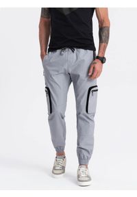 Ombre Clothing - Spodnie męskie JOGGERY z odstającymi i zapinanymi kieszeniami cargo - jasnoszare V8 - Rozmiar: M. Kolor: szary. Materiał: guma, tkanina, elastan, bawełna. Wzór: nadruk #5