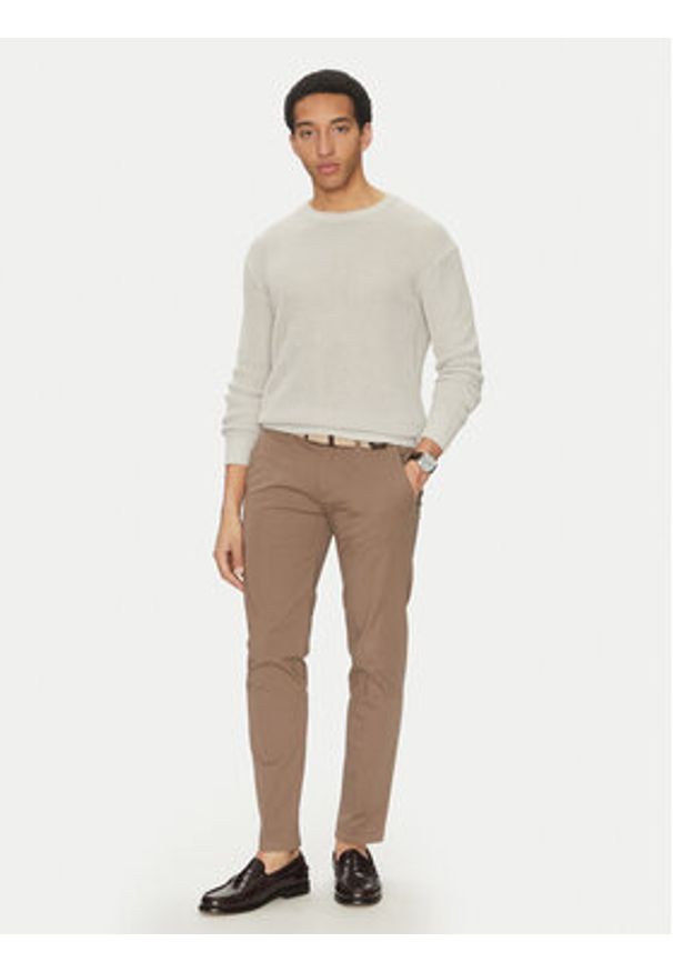 Marciano Guess Sweter 5GHR08 5863Z Brązowy Regular Fit. Kolor: brązowy. Materiał: len