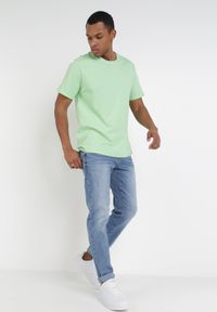 Born2be - Zielona Koszulka Avonmorra. Kolor: zielony. Materiał: bawełna, jeans, dzianina. Długość rękawa: krótki rękaw. Długość: krótkie. Wzór: gładki #7
