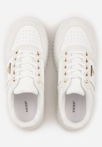 Renee - Białe Chunky Sneakersy z Trójkątną Aplikacją VICES na Platformie Cezaline. Kolor: biały. Materiał: jeans. Wzór: aplikacja. Obcas: na platformie #3