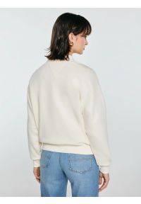 Big-Star - Bluza damska z linii Authentic perłowa Frolia 103. Okazja: na co dzień. Kolor: kremowy. Materiał: dzianina, skóra, materiał. Długość rękawa: długi rękaw. Długość: długie. Wzór: aplikacja, ze splotem. Styl: casual, klasyczny, elegancki #5