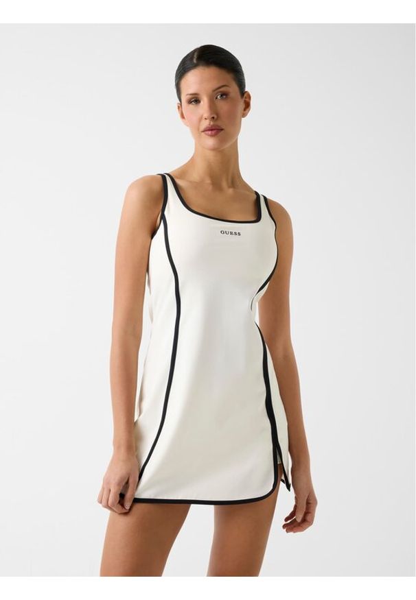 Guess Sukienka codzienna 181229 Beżowy Classic Fit. Okazja: na co dzień. Kolor: beżowy. Typ sukienki: proste. Styl: casual