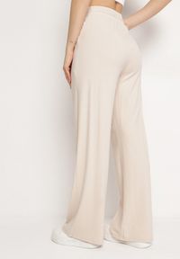 Born2be - Jasnobeżowe Bawełniane Spodnie z Prostymi Nogawkami i Gumką w Pasie Nortia. Okazja: na co dzień. Kolor: beżowy. Materiał: bawełna. Styl: casual #4
