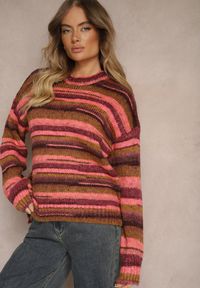 Renee - Różowo-Brązowy Sweter Ozdobiony Poziomymi Paskami Atorila. Kolor: różowy. Wzór: aplikacja. Sezon: zima