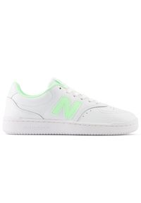 Buty damskie New Balance BBW80WMG – białe. Okazja: na co dzień. Kolor: biały. Materiał: skóra, guma, syntetyk, materiał. Szerokość cholewki: normalna. Sport: koszykówka, turystyka piesza