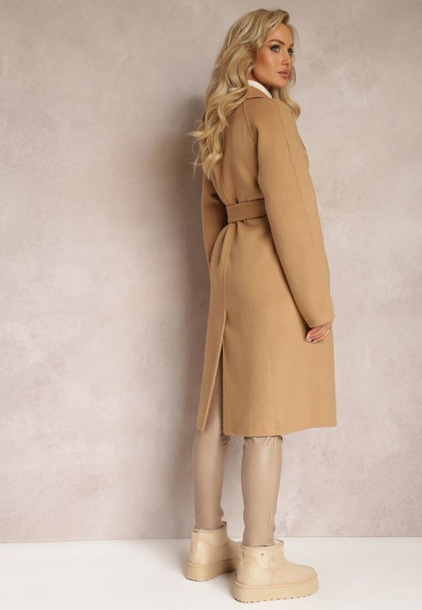 Renee - Jasnobrązowy Klasyczny Płaszcz z Wiązaniem Deneris. Kolor: brązowy. Materiał: tkanina. Styl: klasyczny