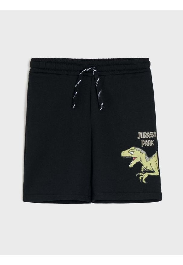 Sinsay - Bawełniane szorty z nadrukiem dinozaura - czarny. Kolor: czarny. Materiał: bawełna. Wzór: nadruk