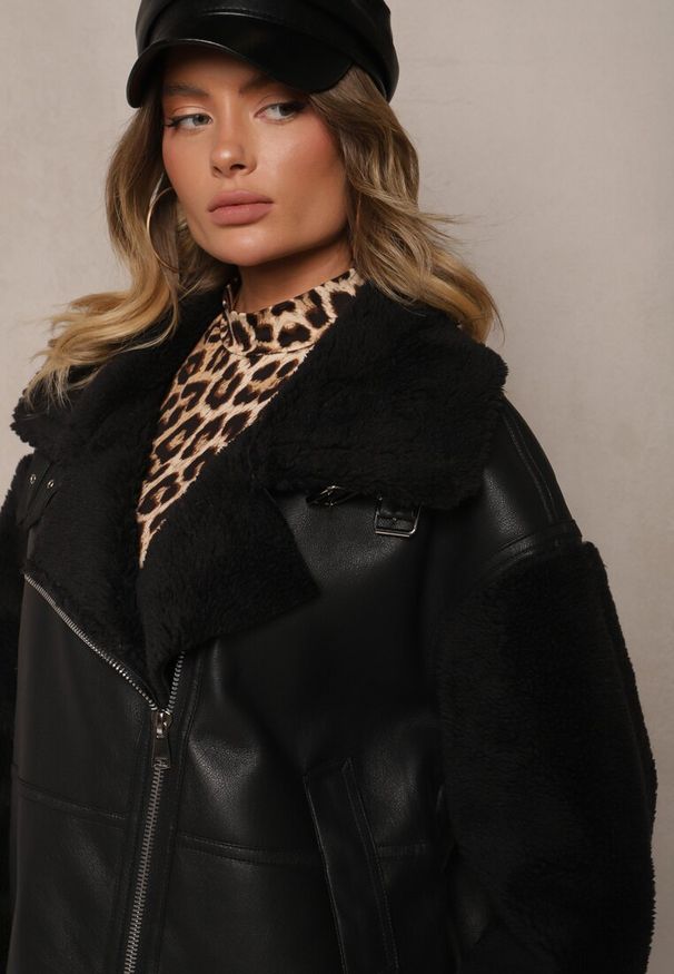 Renee - Czarna Kurtka Ramoneska z Futerkiem Mysteri. Okazja: na co dzień. Kolor: czarny. Materiał: futro. Wzór: paski. Styl: elegancki, casual