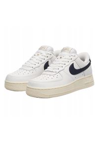 Buty Sportowe Damskie Nike W Air Force 1 '07 Flyease. Kolor: biały. Materiał: guma, tkanina, skóra, materiał, syntetyk. Model: Nike Air Force. Sport: bieganie
