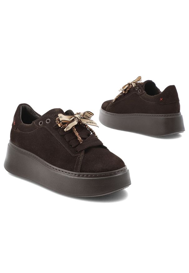 CheBello - Brązowe Sneakersy Chebello Zamszowe Obuwie Damskie. Okazja: na co dzień. Zapięcie: sznurówki. Kolor: brązowy. Materiał: zamsz. Szerokość cholewki: normalna. Obcas: na platformie. Styl: casual, elegancki, klasyczny