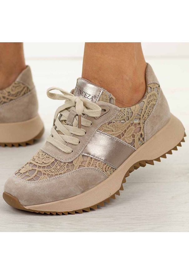 Khaki skórzane sneakersy damskie Vinceza 99200. Okazja: na co dzień. Nosek buta: okrągły. Kolor: brązowy. Materiał: tkanina, skóra. Szerokość cholewki: normalna. Sezon: wiosna, lato. Styl: sportowy, klasyczny, casual