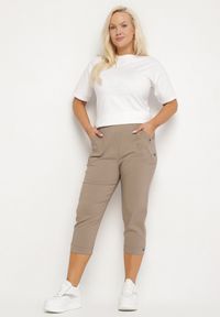 Born2be - Beżowe Spodnie z Wiskozą i Ozdobnymi Guzikami Lireza. Okazja: na co dzień. Kolor: beżowy. Materiał: wiskoza. Styl: klasyczny, casual