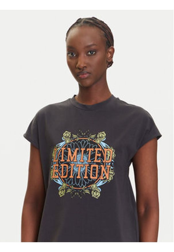 Noisy may - Noisy May Tunika Fever 27033853 Szary Relaxed Fit. Kolor: szary. Materiał: bawełna