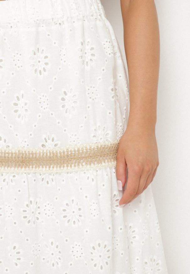 Born2be - Biała Rozkloszowana Spódnica Ażurowa z Haftowanego Materiału Sallinia. Okazja: na co dzień. Kolor: biały. Materiał: materiał. Wzór: ażurowy, haft. Styl: casual, elegancki