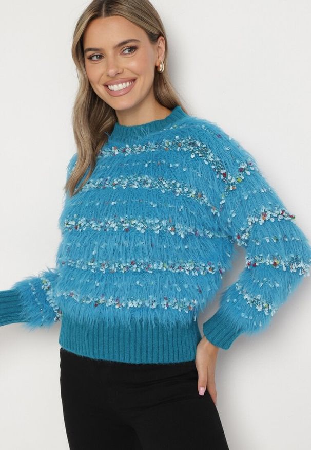 Born2be - Niebieski Sweter z Wiskozą i Bawełną z Kolorową Nicią Raithra. Okazja: na co dzień. Kolor: niebieski. Materiał: bawełna, wiskoza. Wzór: kolorowy. Styl: elegancki, casual