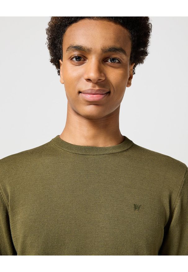 Wrangler - WRANGLER MĘSKI SWETER KNIT SWEATER IVY GREEN 112357202 W8F2016396. Okazja: na co dzień. Typ kołnierza: bez kaptura. Materiał: bawełna, poliamid, materiał, wełna. Długość rękawa: długi rękaw. Długość: długie. Styl: casual, elegancki