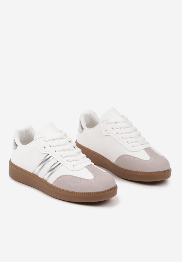 Born2be - Srebrne Płaskie Sneakersy z Paskami Ardama. Nosek buta: okrągły. Zapięcie: pasek. Kolor: biały. Obcas: na obcasie. Wysokość obcasa: niski