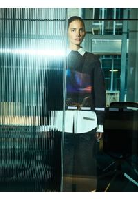 Reserved - Sweter z wełną - ciemnobrązowy. Kolor: brązowy. Materiał: wełna. Długość: krótkie. Wzór: gładki #1