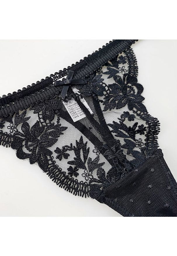 Intica - Stringi koronkowe trójkątne na każdą okazję Eladia. Kolor: czarny. Materiał: koronka. Wzór: koronka