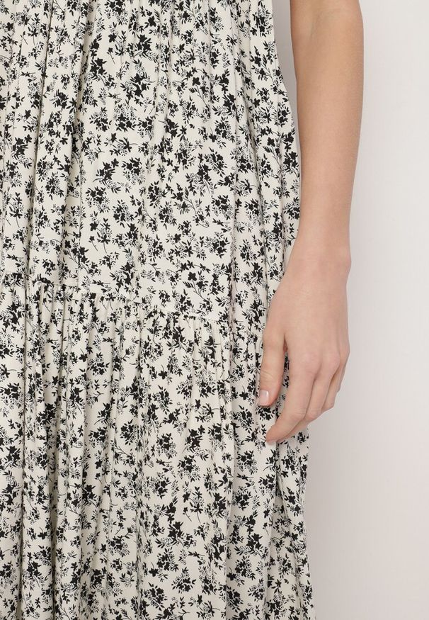 Born2be - Beżowo-Granatowa Bawełniana Sukienka o Rozkloszowanym Kroju z Falbanami i Dekoltem w Serek Ifforine. Okazja: na co dzień. Typ kołnierza: dekolt w serek. Kolor: beżowy. Materiał: bawełna. Styl: casual, elegancki