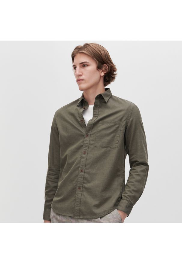 Reserved - Koszula regular z bawełny i wiskozy - Khaki. Kolor: brązowy. Materiał: bawełna, wiskoza