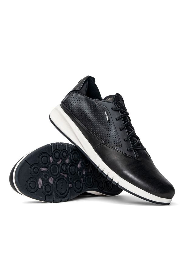 Sneakersy męskie czarne Geox U Aerantis. Wysokość cholewki: przed kostkę. Kolor: czarny. Materiał: skóra, guma, zamsz. Szerokość cholewki: normalna. Wzór: aplikacja