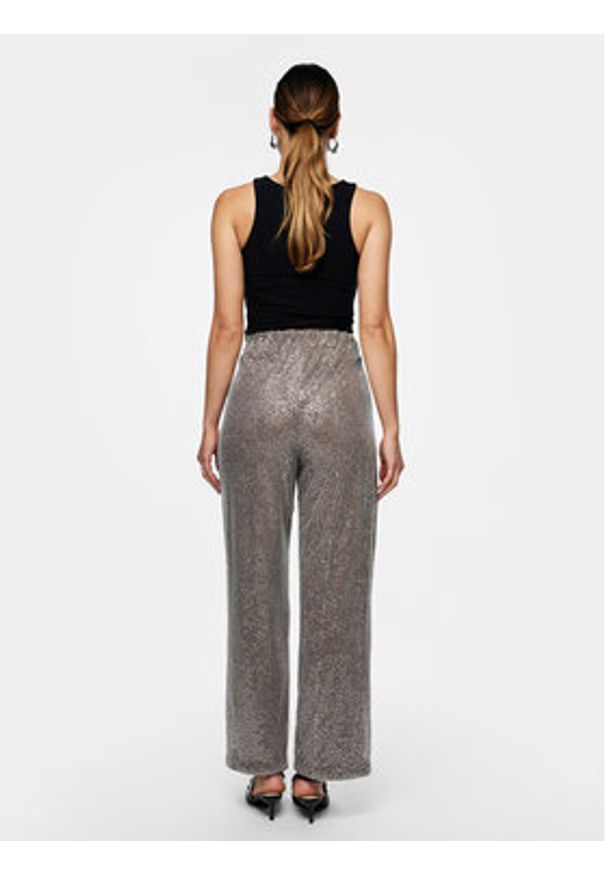 YAS Spodnie materiałowe 26032755 Srebrny Regular Fit. Kolor: srebrny. Materiał: syntetyk