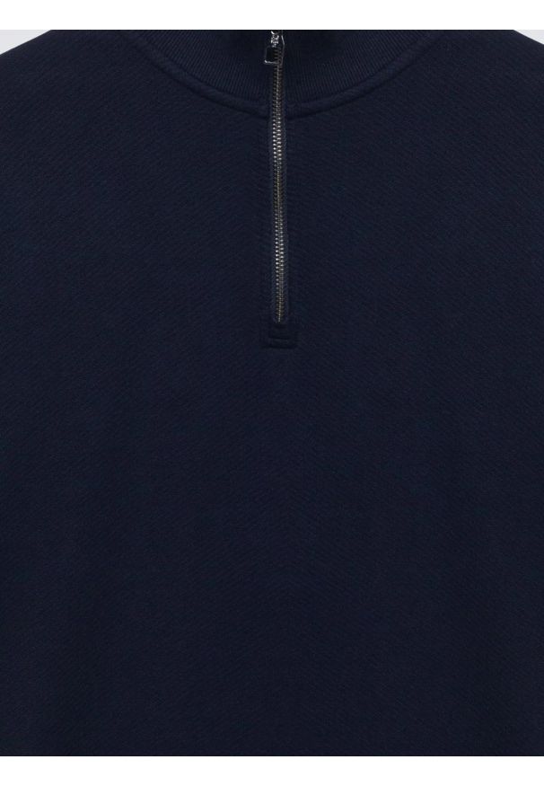 Big-Star - Bluza męska ze stójką granatowa Salih 403. Typ kołnierza: kołnierzyk stójkowy. Kolor: niebieski. Materiał: wiskoza, dzianina. Styl: klasyczny