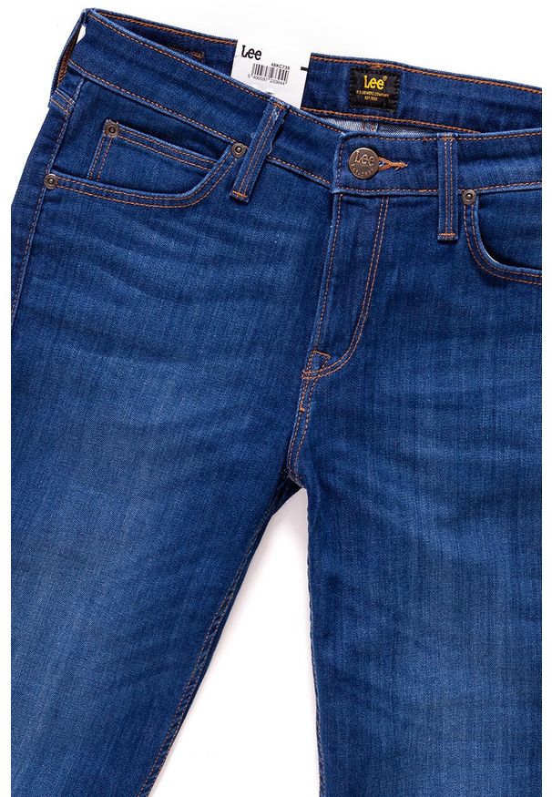 Lee - SPODNIE DAMSKIE LEE SCARLETT BRIGHTBLUE WORN L526PFRU 112111791. Wzór: aplikacja