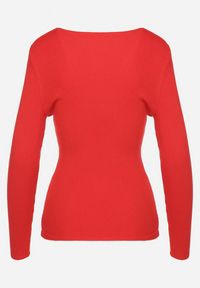 Born2be - Czerwony Sweter Prążkowany z Trójkątnym Dekoltem Vorila. Okazja: na co dzień. Kolor: czerwony. Materiał: prążkowany. Styl: casual, elegancki