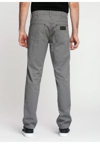 Wrangler - WRANGLER GREENSBORO MĘSKIE SPODNIE MATERIAŁOWE IRON GREY W15QNDM16 112338192 #3
