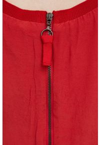 Pepe Jeans sukienka Iren kolor czerwony mini prosta. Okazja: na co dzień. Kolor: czerwony. Materiał: tkanina. Długość rękawa: krótki rękaw. Typ sukienki: proste. Styl: casual. Długość: mini #2