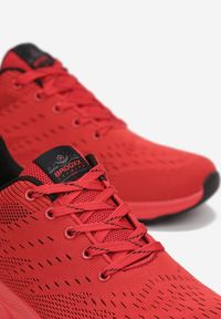 Born2be - Czerwone Buty Sportowe Nethosi. Nosek buta: okrągły. Zapięcie: sznurówki. Kolor: czerwony. Materiał: materiał. Szerokość cholewki: normalna. Wzór: napisy, aplikacja. Obcas: na płaskiej podeszwie #4