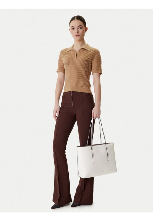 Calvin Klein Torebka Foil Logo Tote W/Pouch LV04F3274G Biały. Kolor: biały. Materiał: skórzane