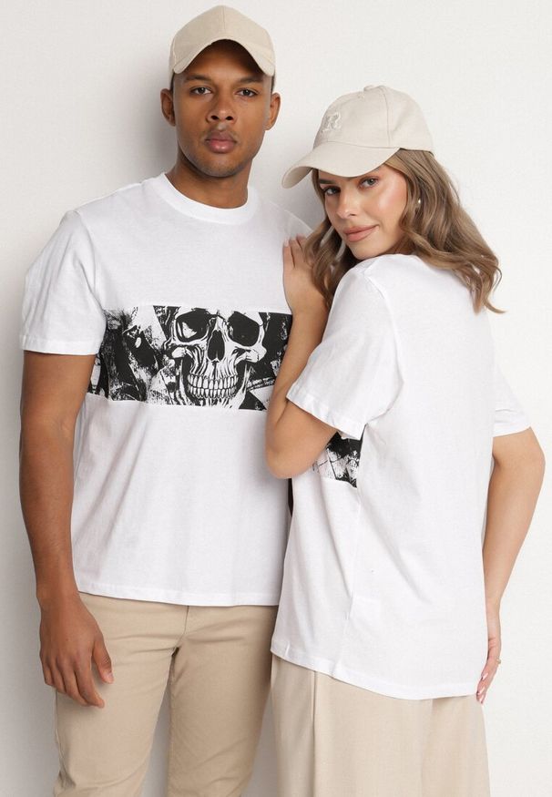 Born2be - Biała Koszulka z Bawełny z Nadrukiem Amivira. Okazja: na co dzień. Kolor: biały. Materiał: bawełna. Wzór: nadruk. Styl: casual, elegancki