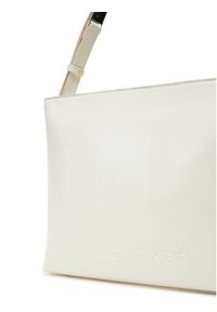 Calvin Klein Torebka Embossed Logo Medium Shopper K60K613172 Écru. Kolor: kremowy. Materiał: skórzane #4